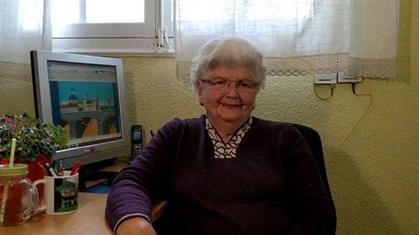 87岁老奶奶用微软自带画图软件绘画 惊艳了世人