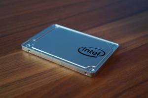 Intel SSD千万别升最新Win10！崩溃到家